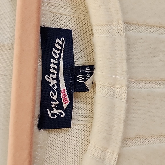 Freshman Womens Long Sleeve Sweater Cream Fitted Round Neckline Medium NWT - Picture 2 of 6